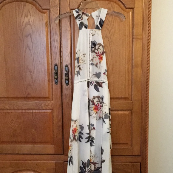 Halter style maxi dress, floral wrap - Picture 2 of 12